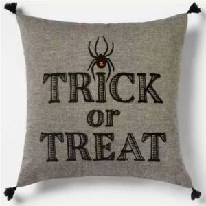 Threshold Halloween Decor Trick or Treat Toss Accent Pillow 18" X18" NEW!
